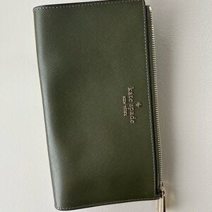 kate spade Olive Cluth